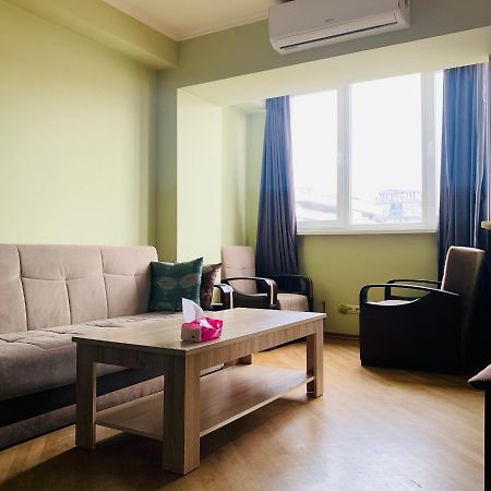 Cozy Apartment Near Republic Square Γιερεβάν Εξωτερικό φωτογραφία